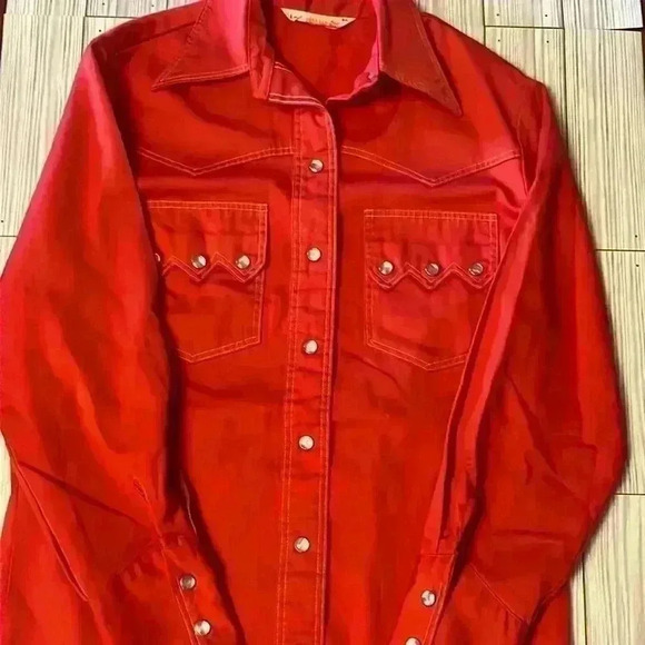 Wrangler Tops - {VINTAGE} Lady Wrangler shirt